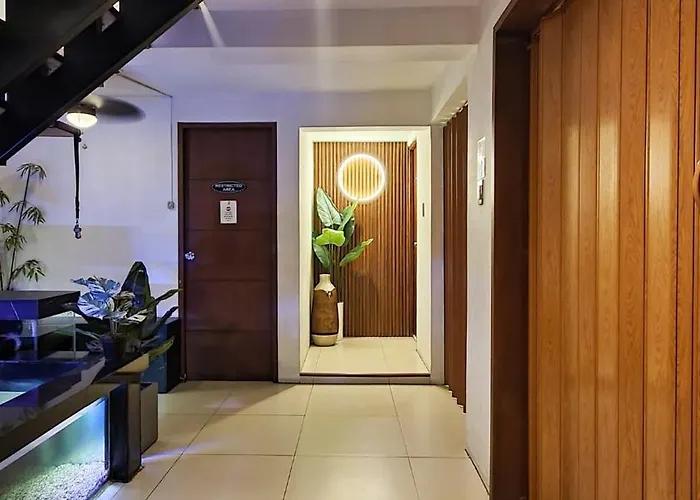 Makati Royale Luxury 4-bedroom Holiday home *