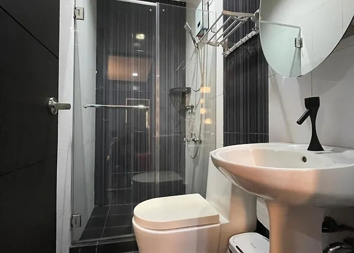 Makati Royale Luxury 4-bedroom Holiday home *