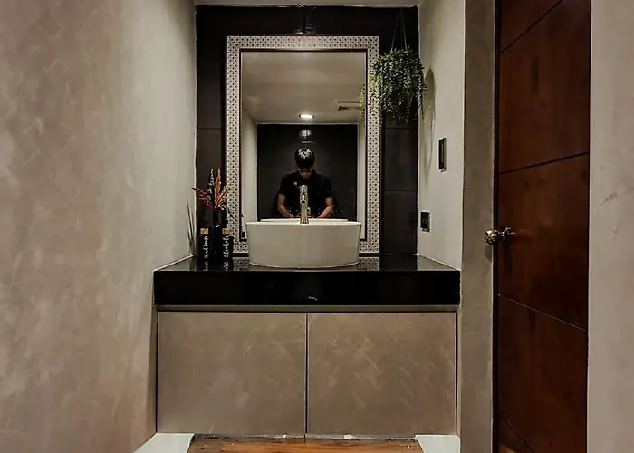 Makati Royale Luxury 4-bedroom Holiday home *