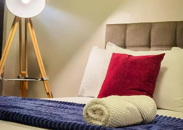 Makati Royale Luxury 4-bedroom Holiday home Manila