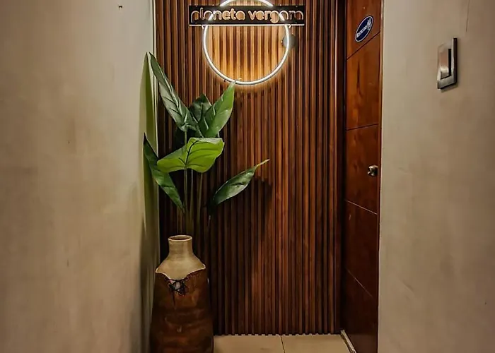 Makati Royale Luxury 4-bedroom Holiday home